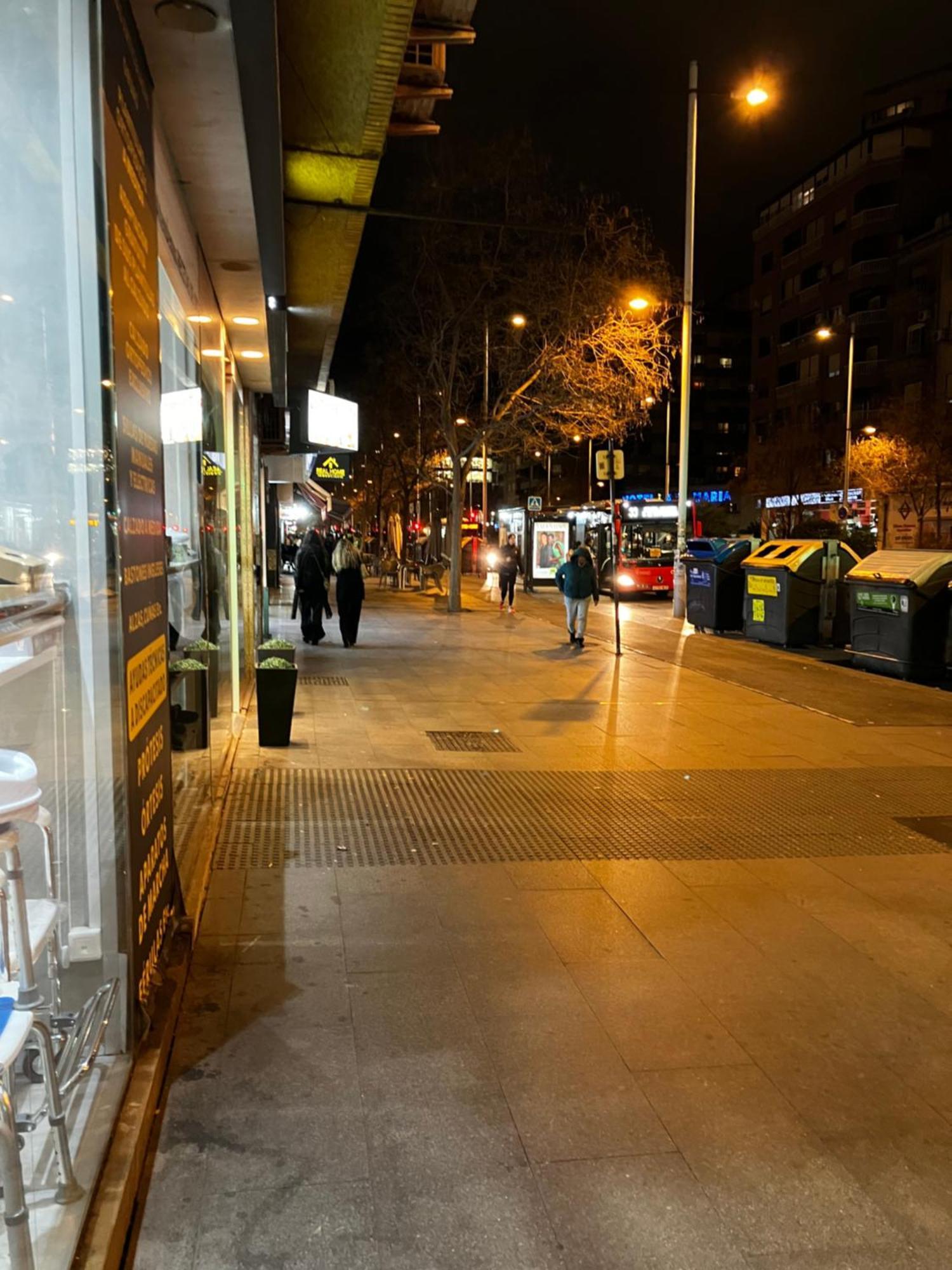 Apartamento En Camino De Ronda De Dos Habitaciones Y Salon Granada Bagian luar foto