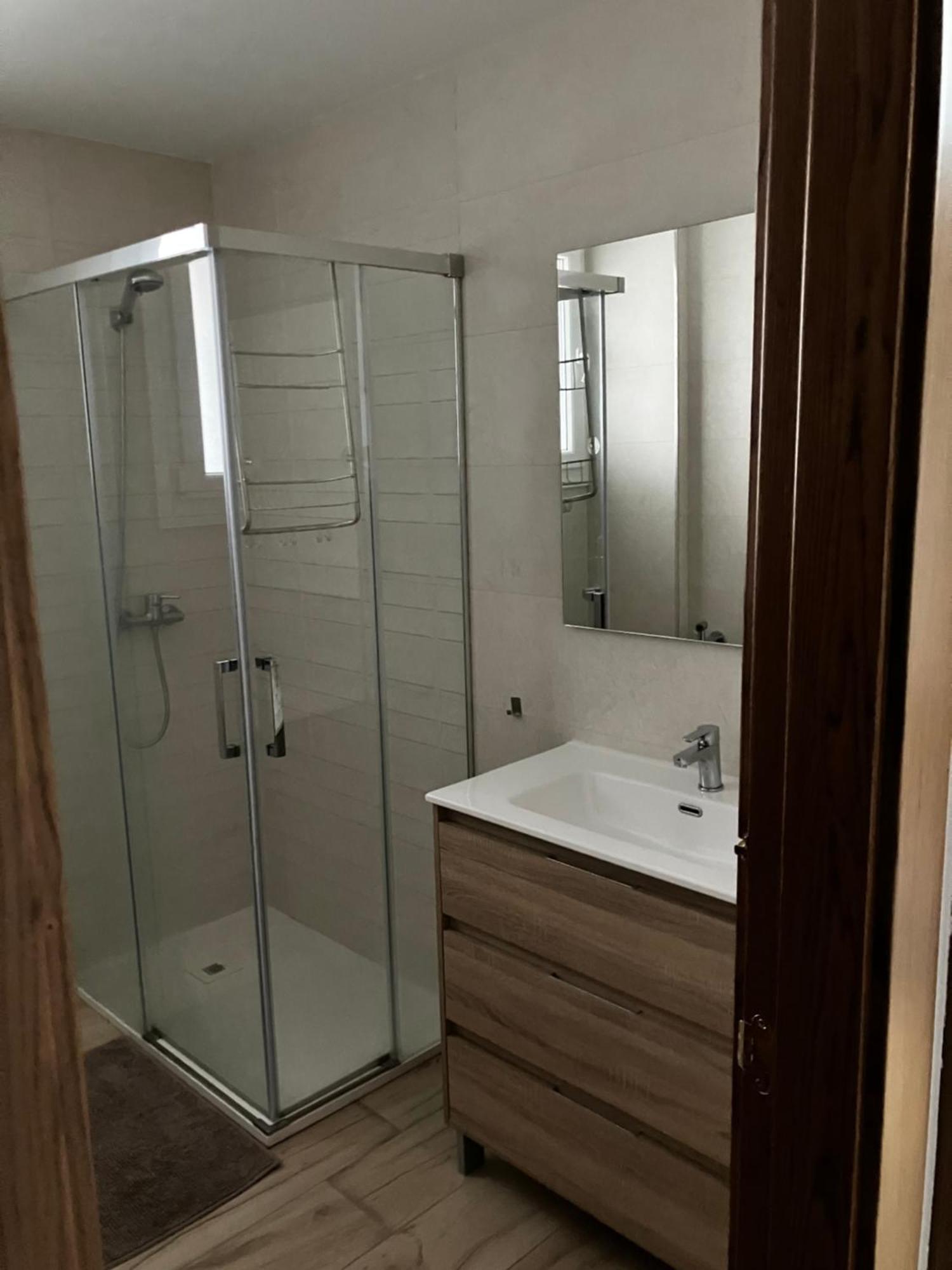 Apartamento En Camino De Ronda De Dos Habitaciones Y Salon Granada Bagian luar foto